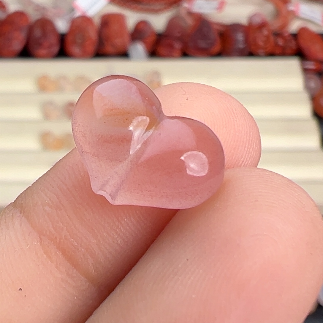 彦***如南红玛瑙未镶嵌颈饰屁桃