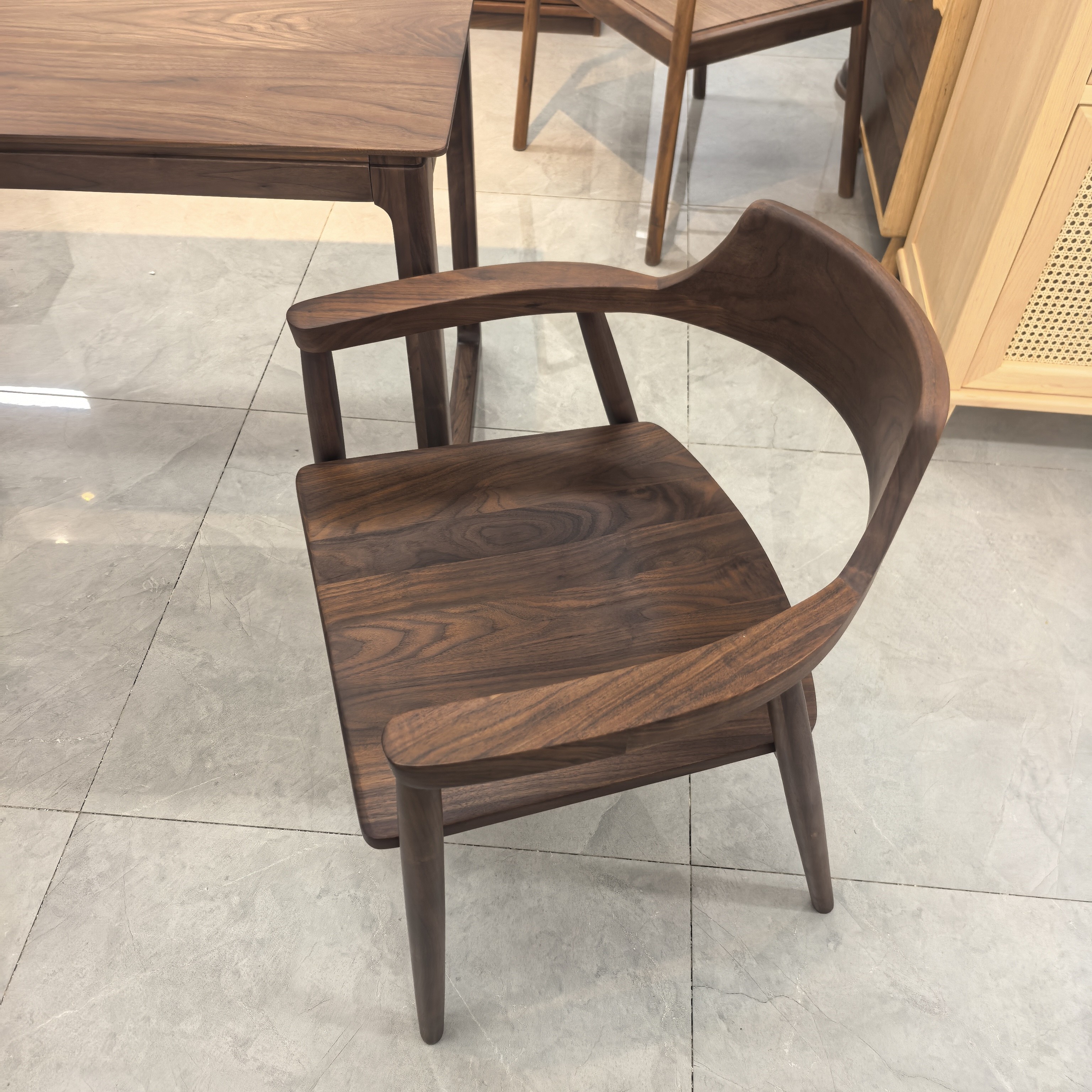 新中式实木黑胡桃餐椅北欧简约扶手靠背椅子家用书房休闲洽谈椅