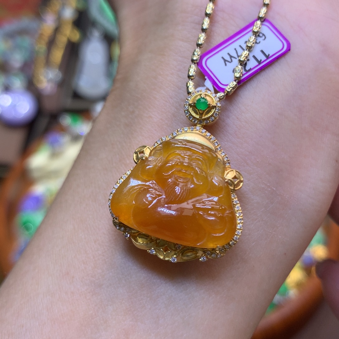 翡翠18K金镶嵌颈饰