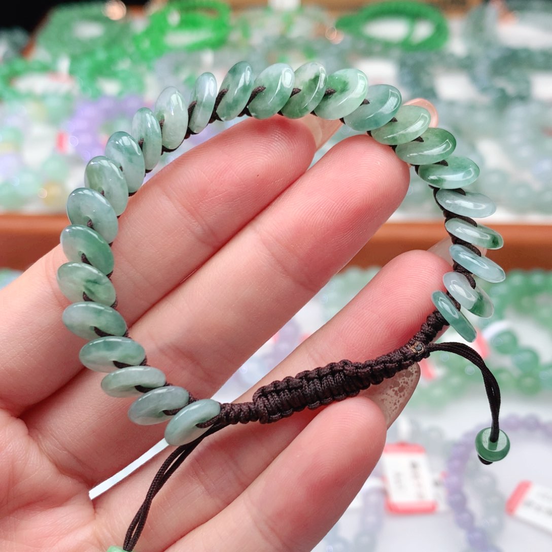 翡翠手链未镶嵌翡翠