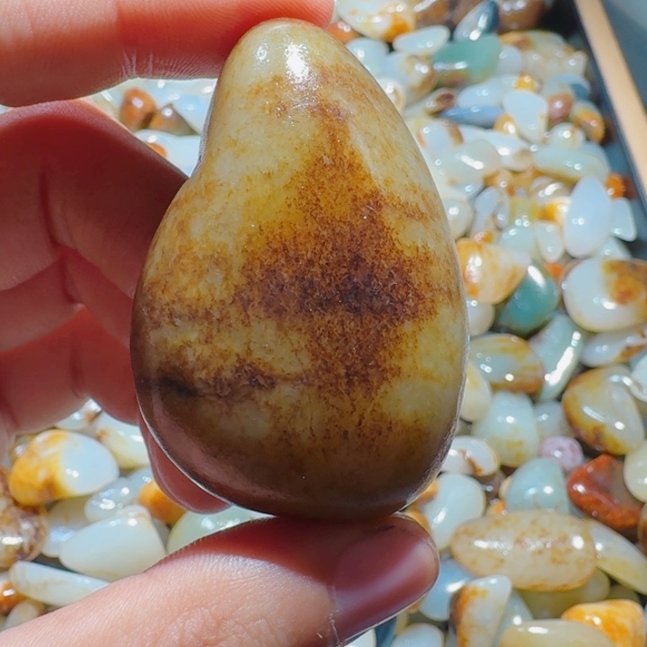 和田玉（糖玉）未镶嵌颈饰68克