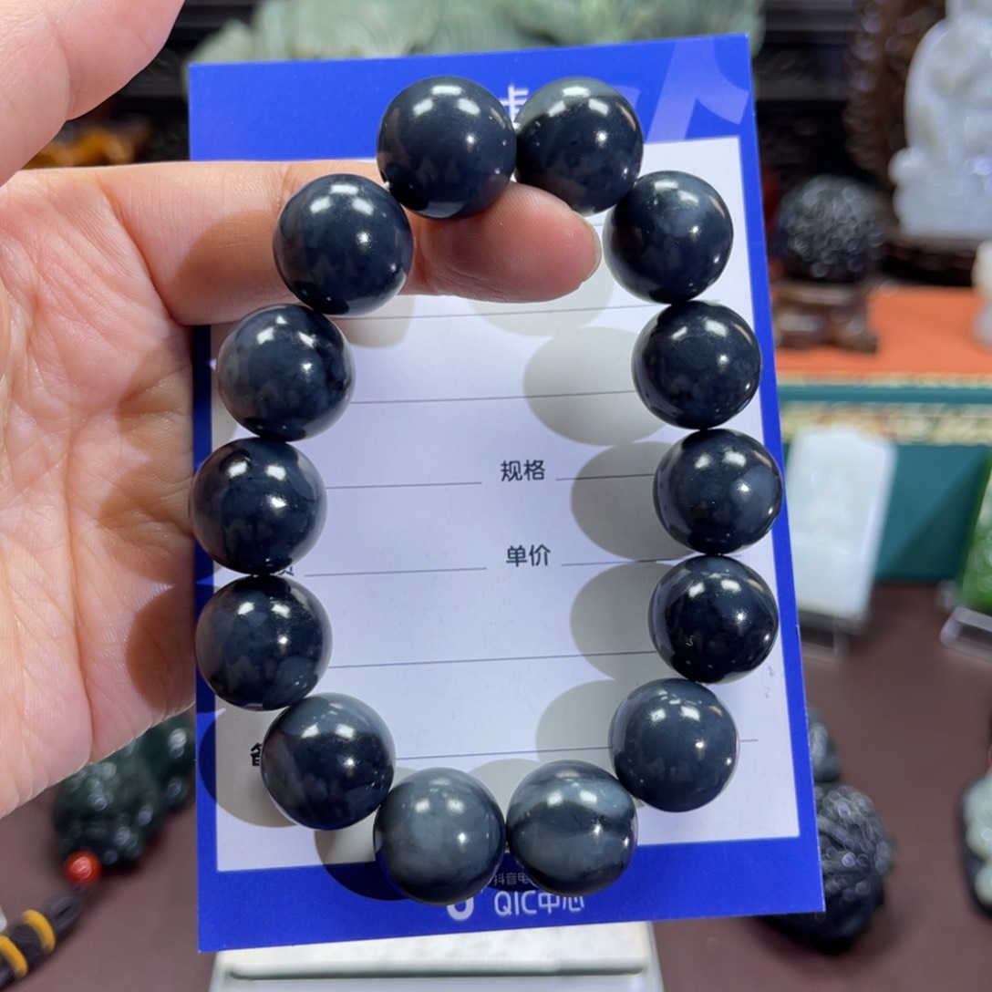 和田玉未镶嵌挂件周**哥