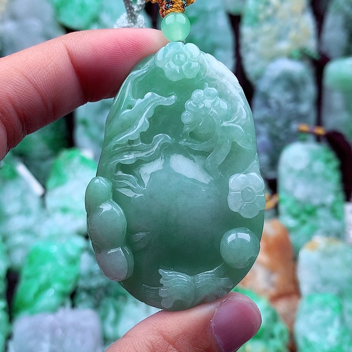 翡翠吊坠(不含链)未镶嵌