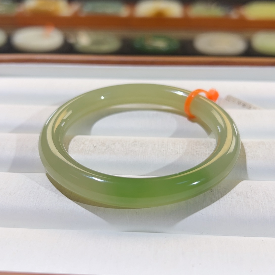 和田玉手镯未镶嵌翠青美人条圆条