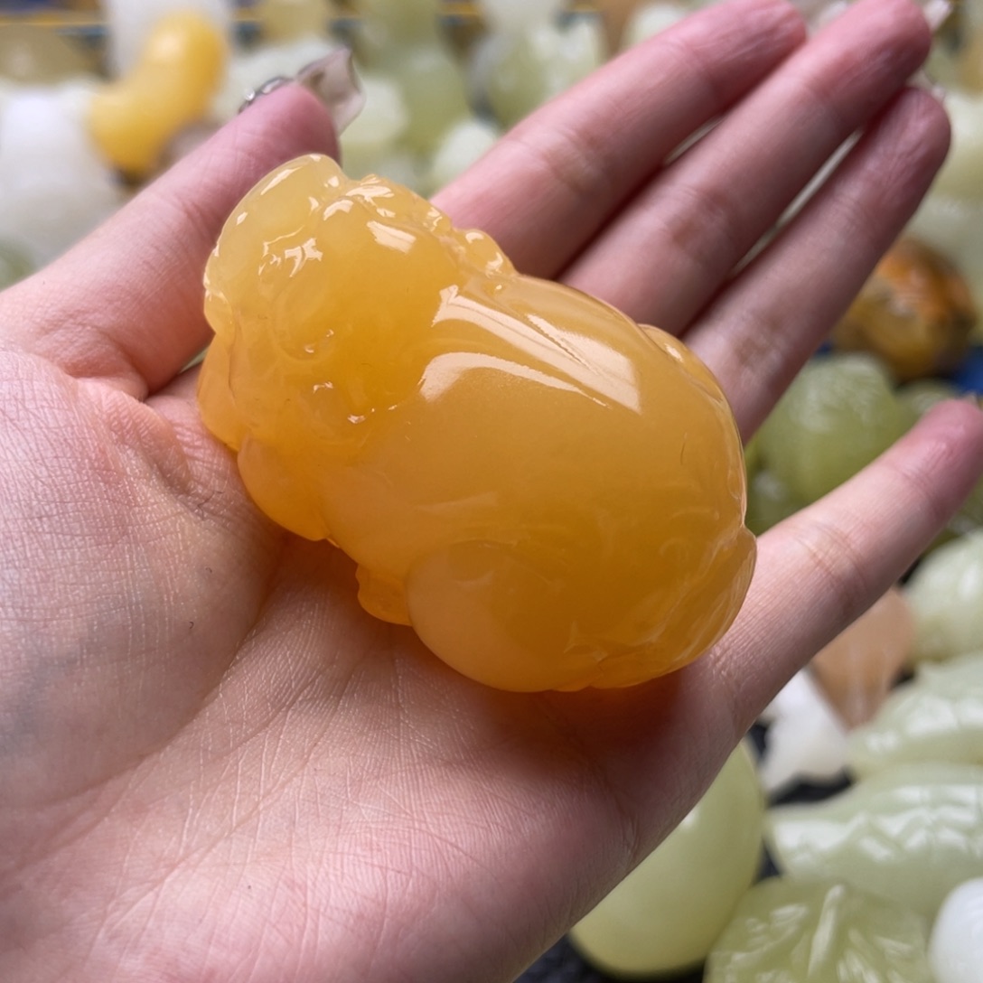 时***枫玉天然桌面摆放小摆件