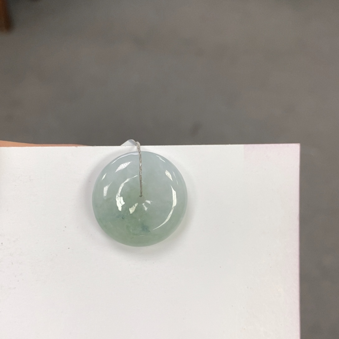 翡翠颈饰未镶嵌平安扣