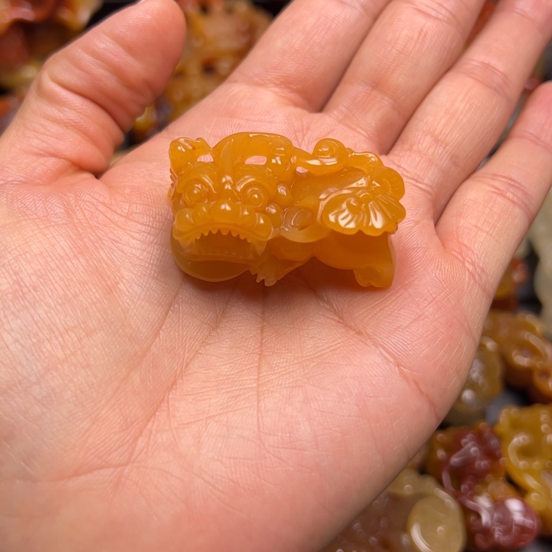 石英质玉（黄龙玉）颈饰未镶嵌星*@