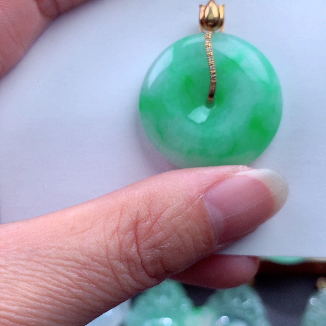 翡翠吊坠(不含链)18K金镶嵌