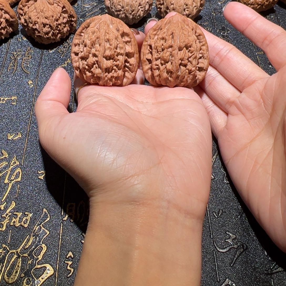 文玩核桃吊坠虎头40手把件98