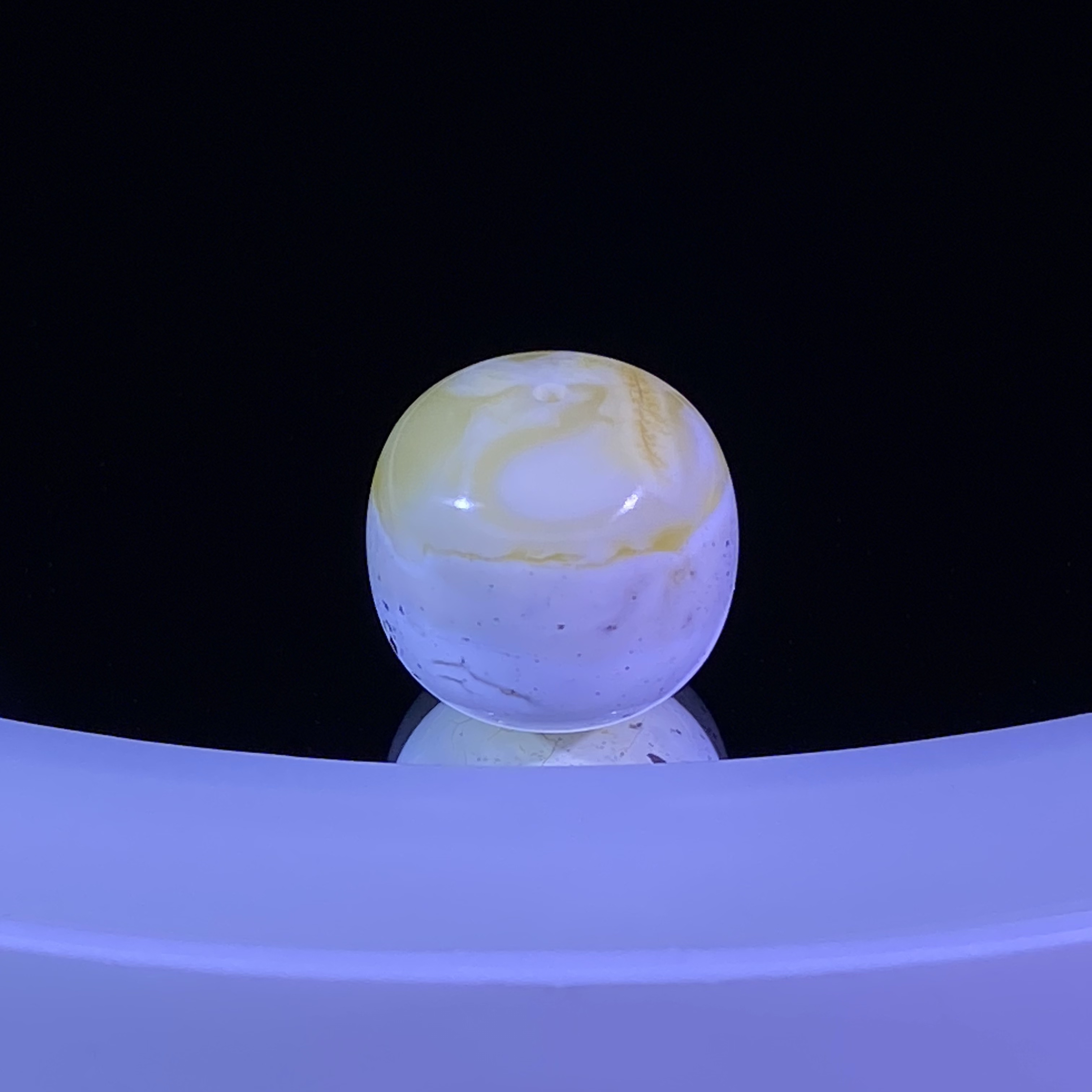 15.6mm漆瓷白奥利奥蜜蜡老型