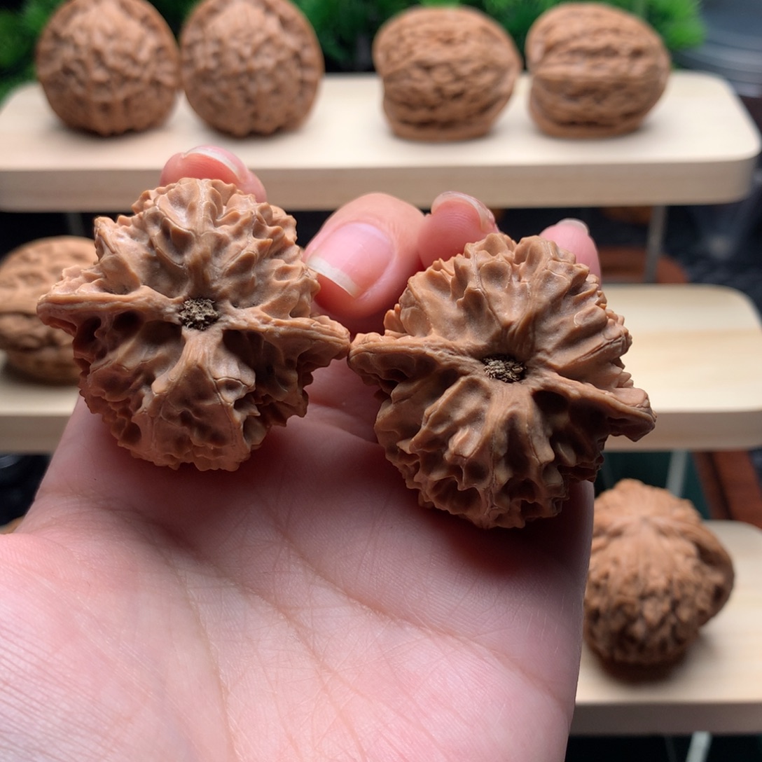 文玩核桃吊坠苹果园40