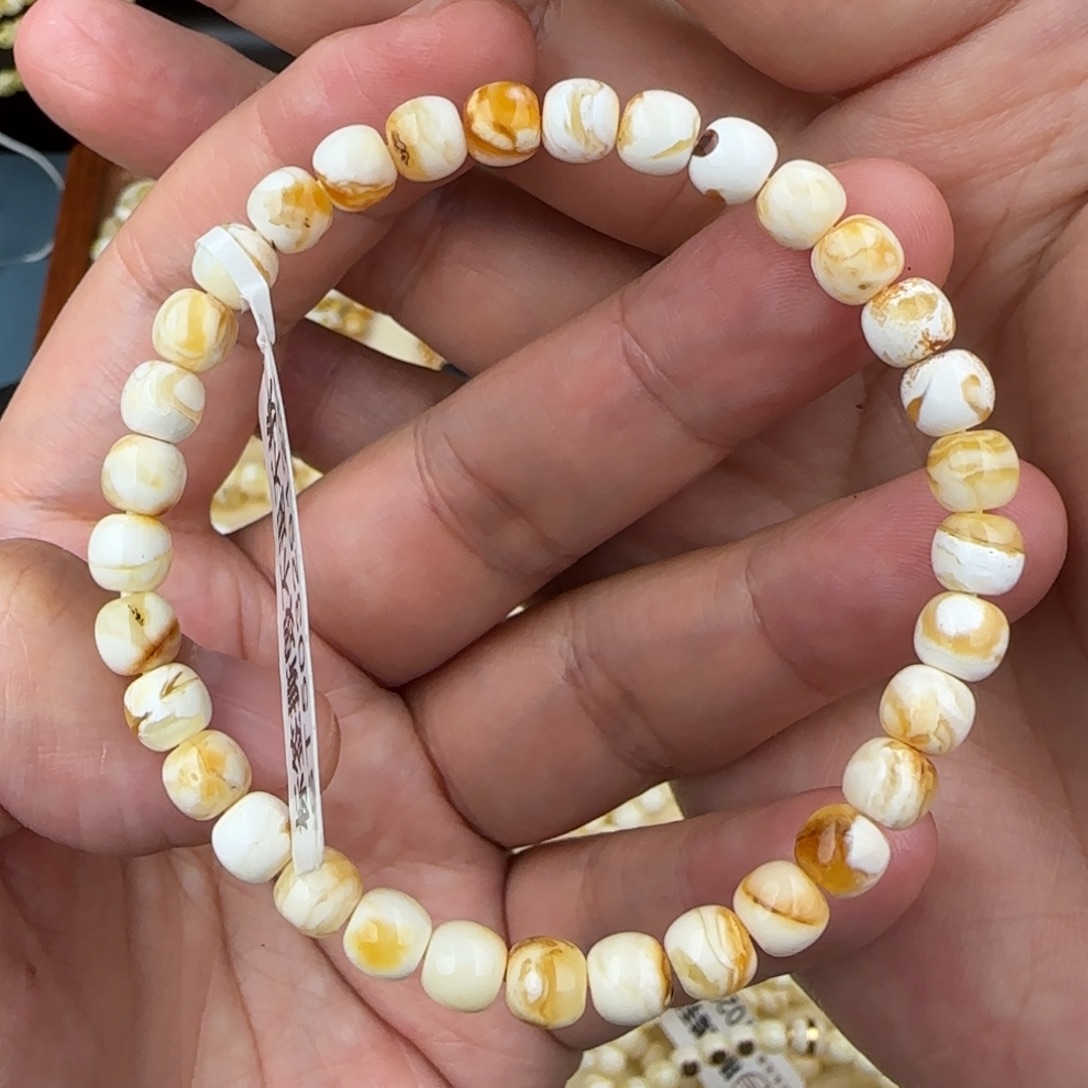 琥珀未镶嵌珠宝奇石6