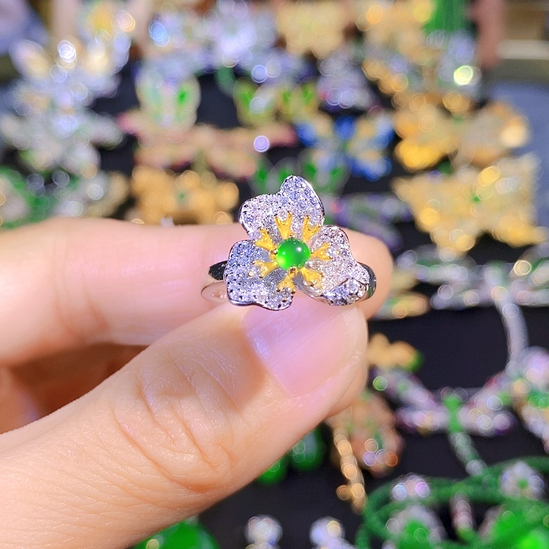 颈饰银S925镶嵌翡翠