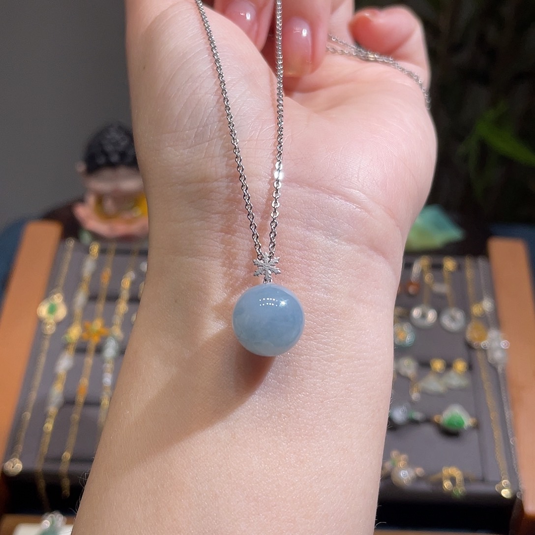 翡翠吊坠(不含链)18K金镶嵌珠珠