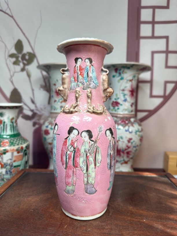 陶瓷工艺品粉彩人物瓶