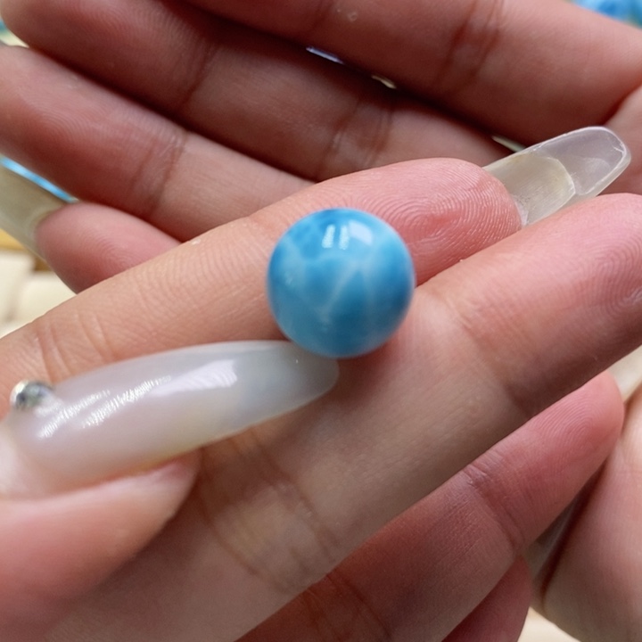 潇***活针钠钙石（海纹石）未镶嵌颈饰