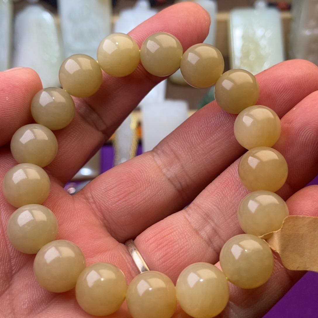 和田玉（糖玉）未镶嵌手镯