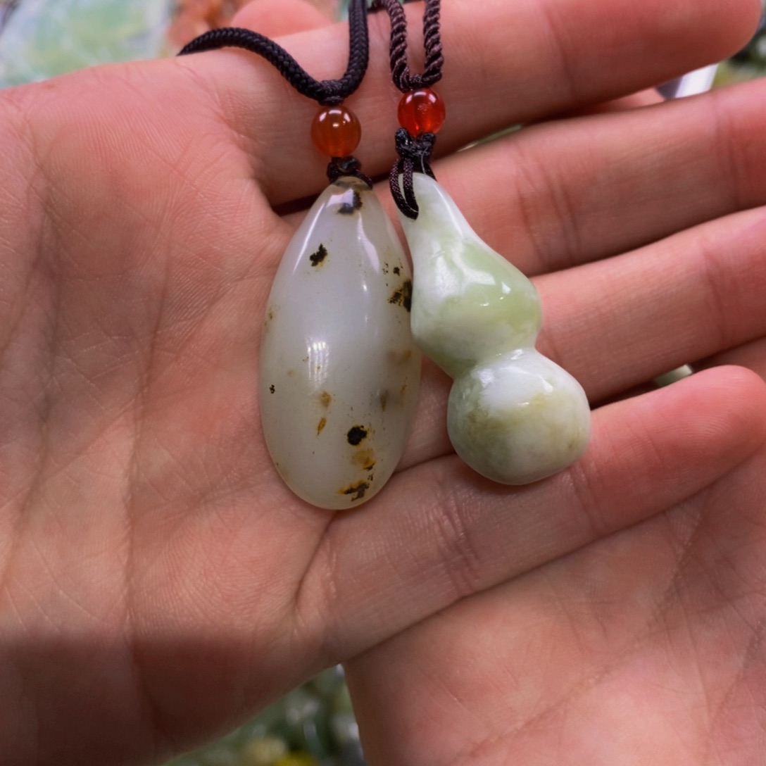 蛇纹石玉吊坠未镶嵌