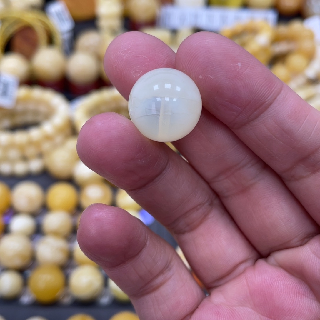 琥珀珠宝奇石未镶嵌15.9mm特色荧光