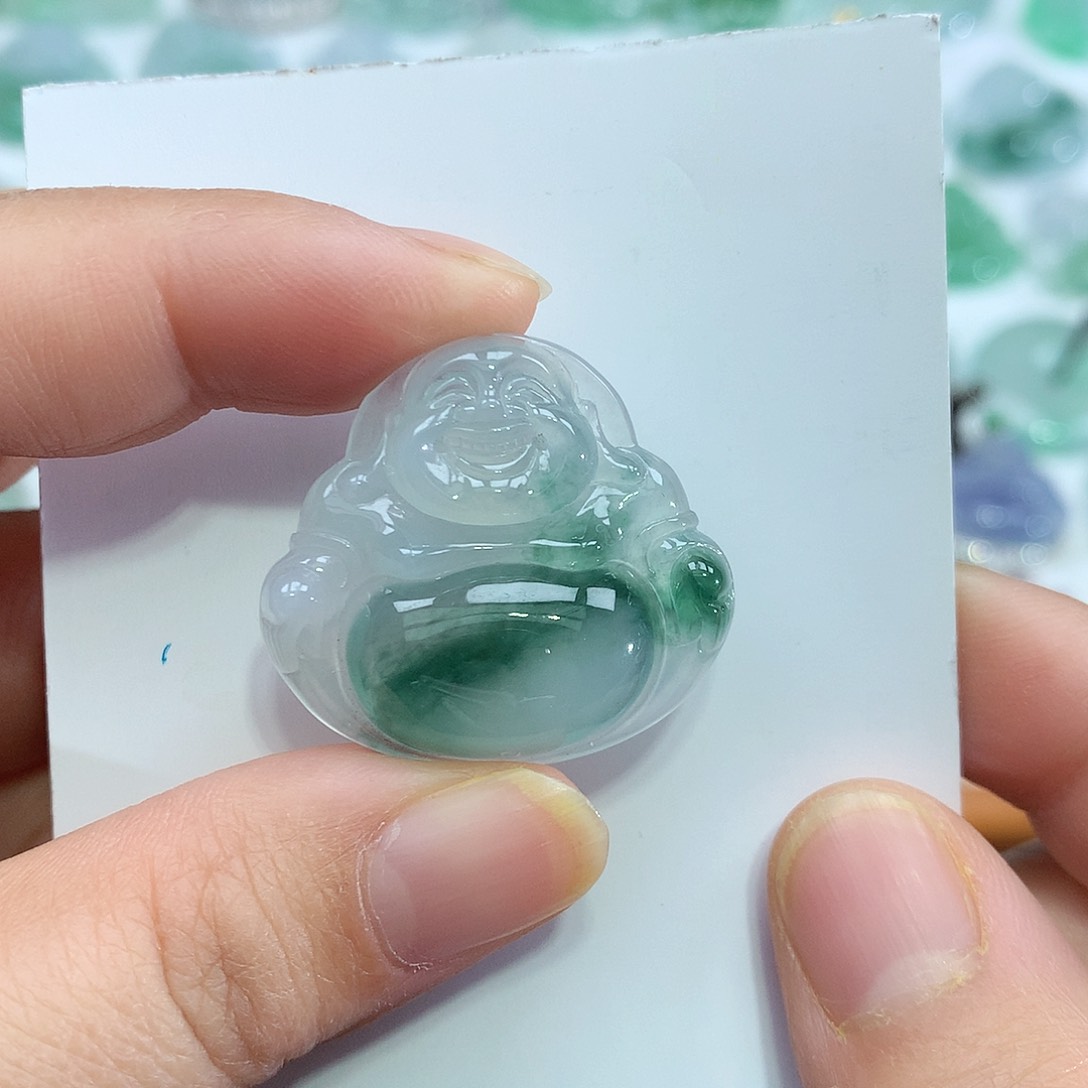 翡翠颈饰未镶嵌佛