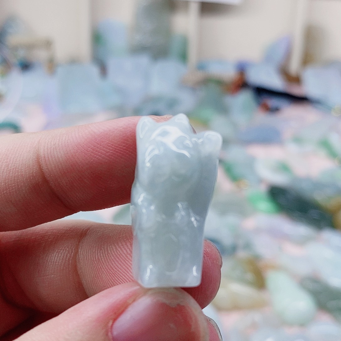 颈饰未镶嵌翡翠天然