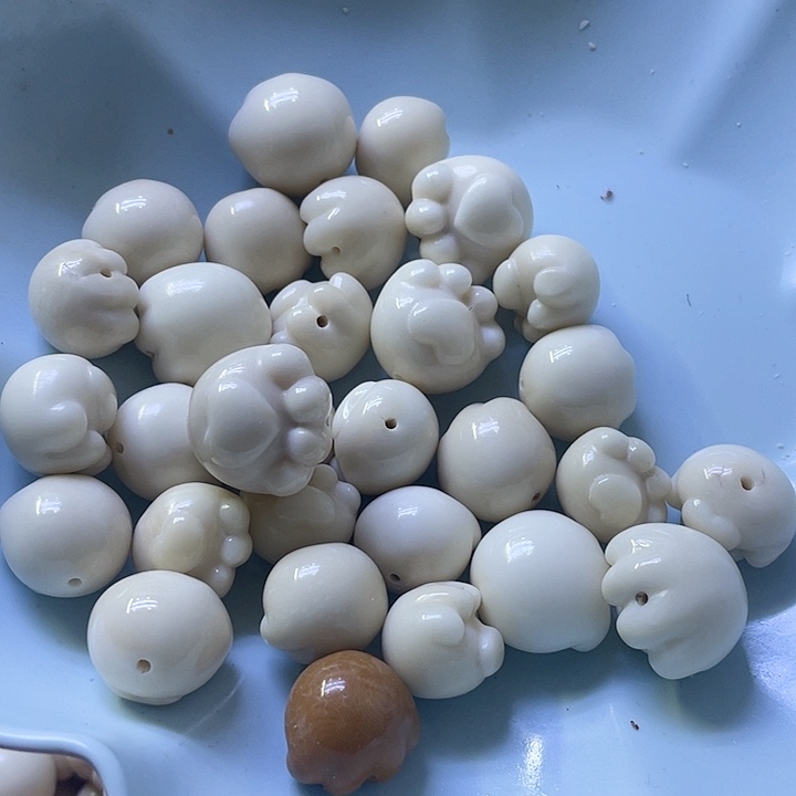 白玉菩提吊坠微瑕象牙果猫爪三个