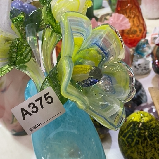 琉璃花瓶高40厘米宽6厘米