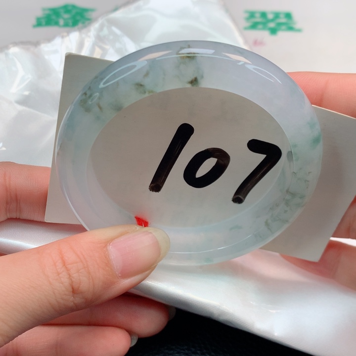 翡翠手镯未镶嵌正