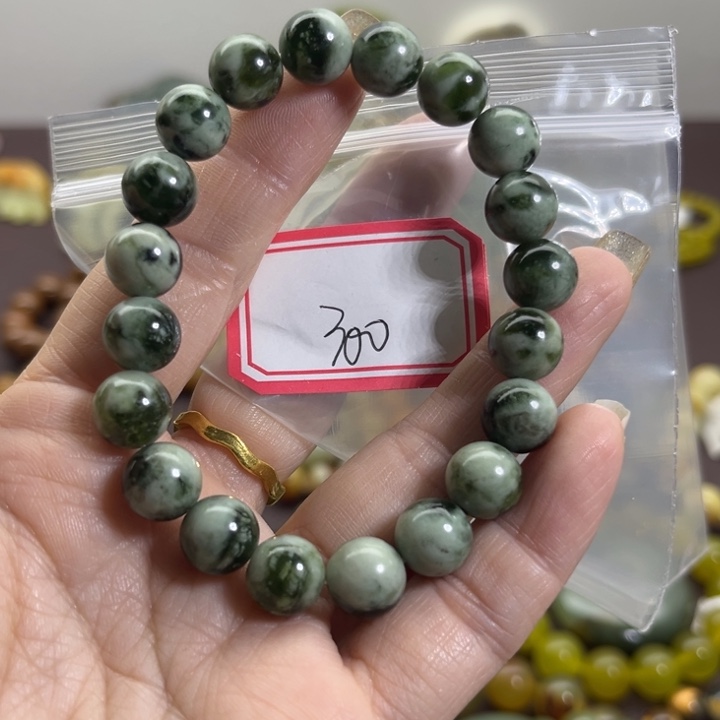 蛇纹石玉未镶嵌手链