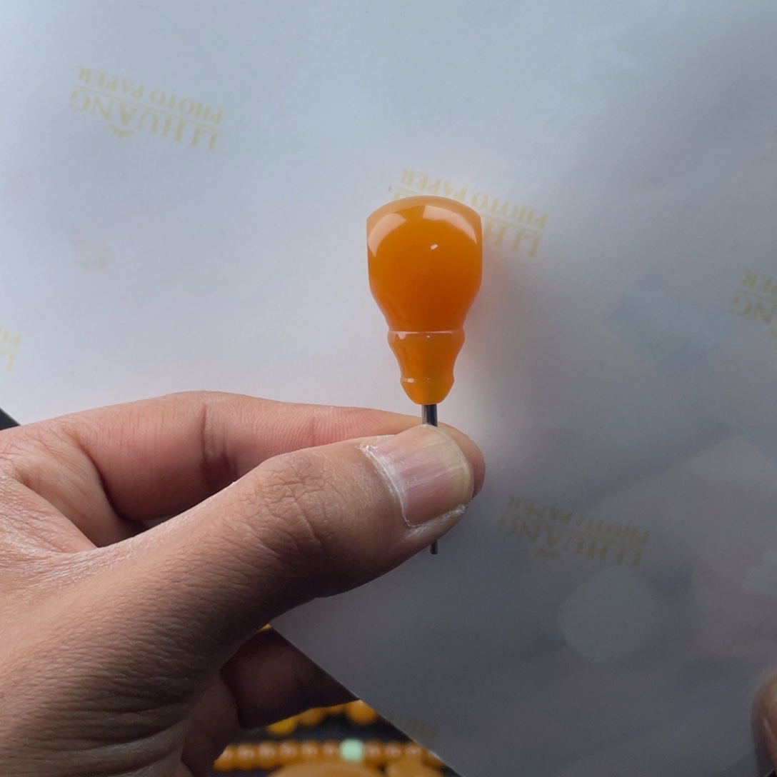 北***方石英质玉（缅黄）未镶嵌吊坠(不含链)