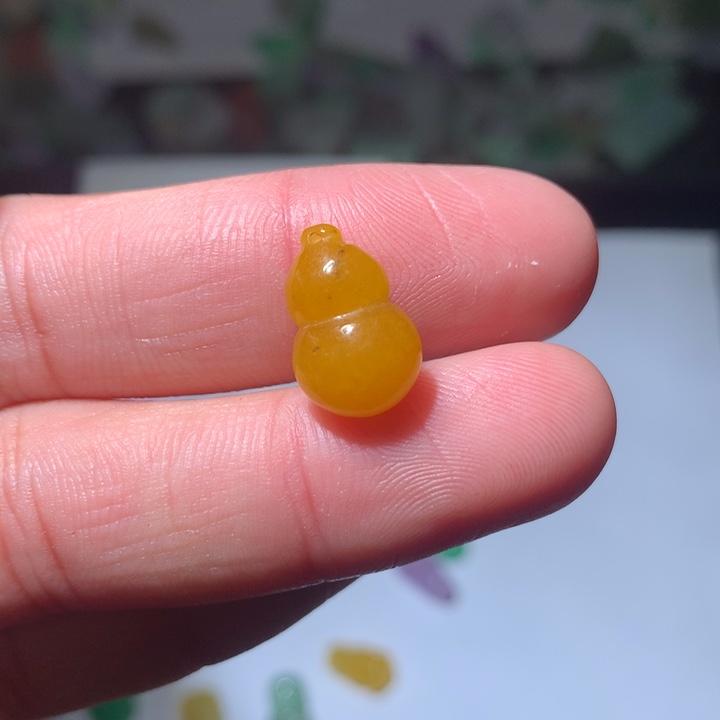 翡翠未镶嵌颈饰挂件