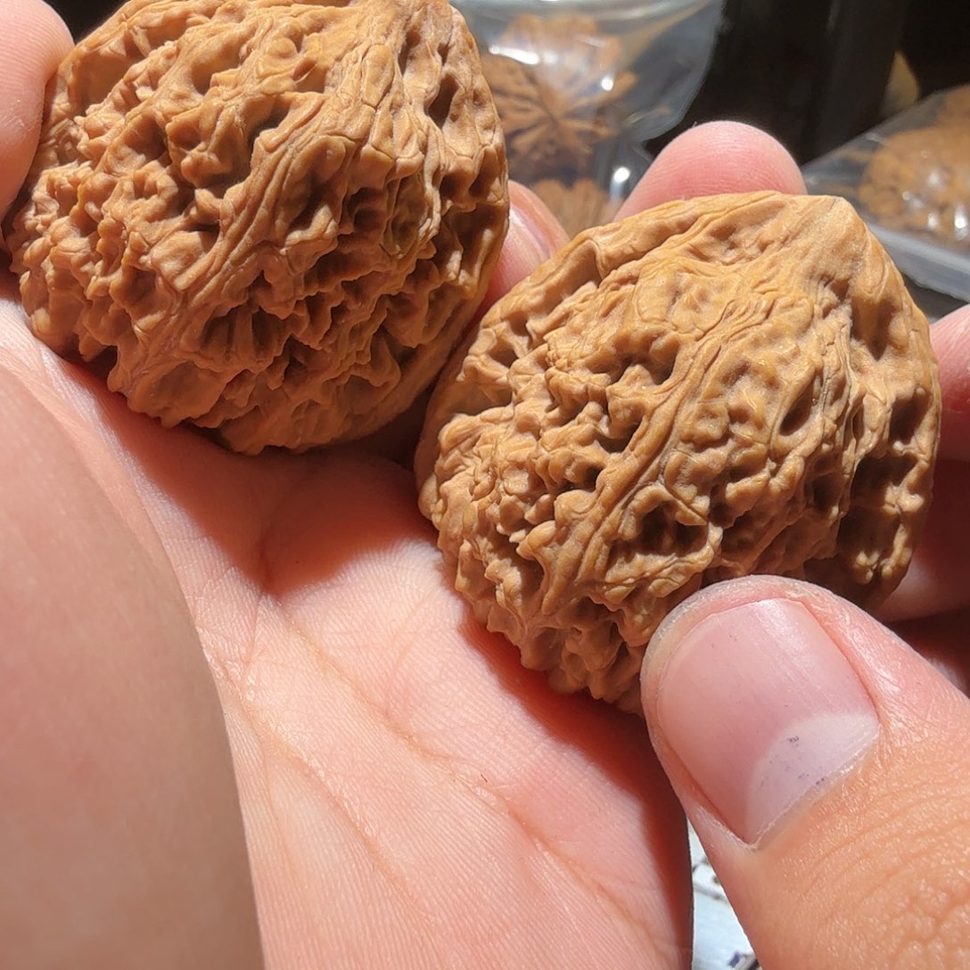 文玩核桃吊坠三角南疆