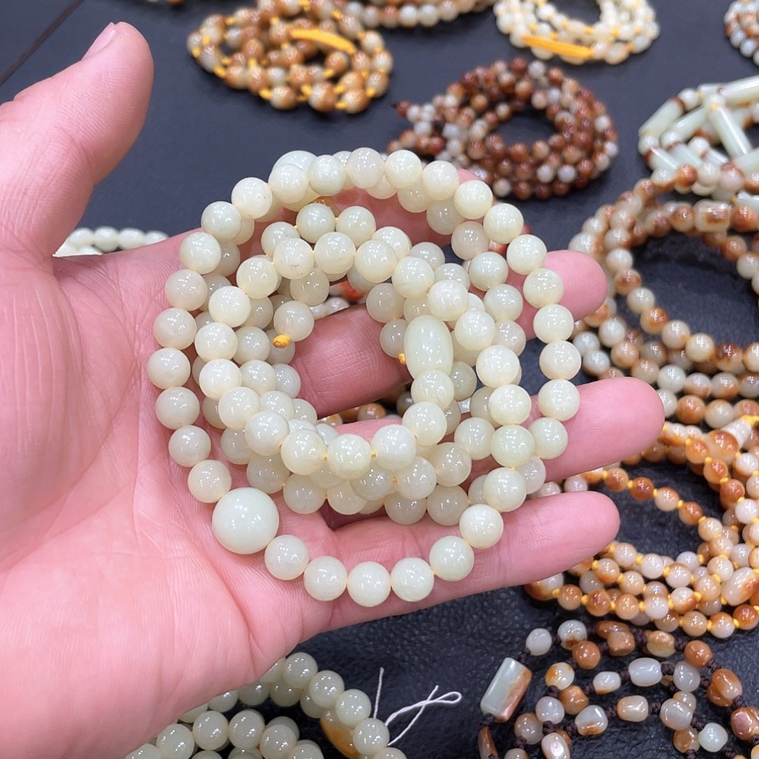 岫岩老玉（透闪石质玉）项链未镶嵌