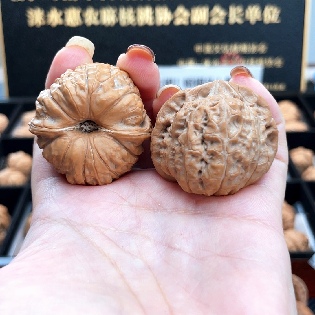 吊坠文玩核桃39毕业级深凹爆肉➕近正3905福利不退不换！