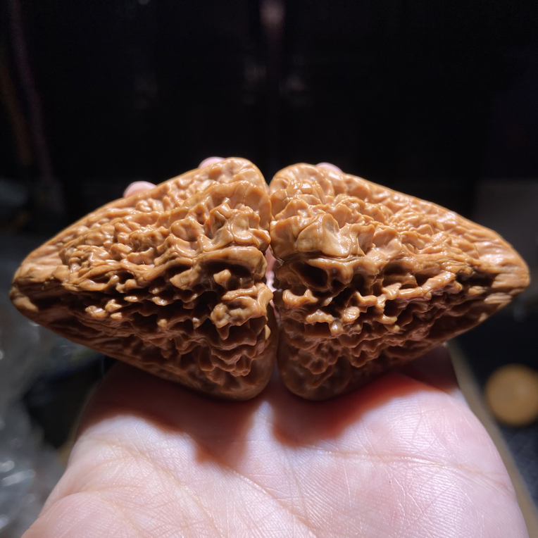 文玩核桃麒麟纹官帽三角圣诞树 44边41肚48高