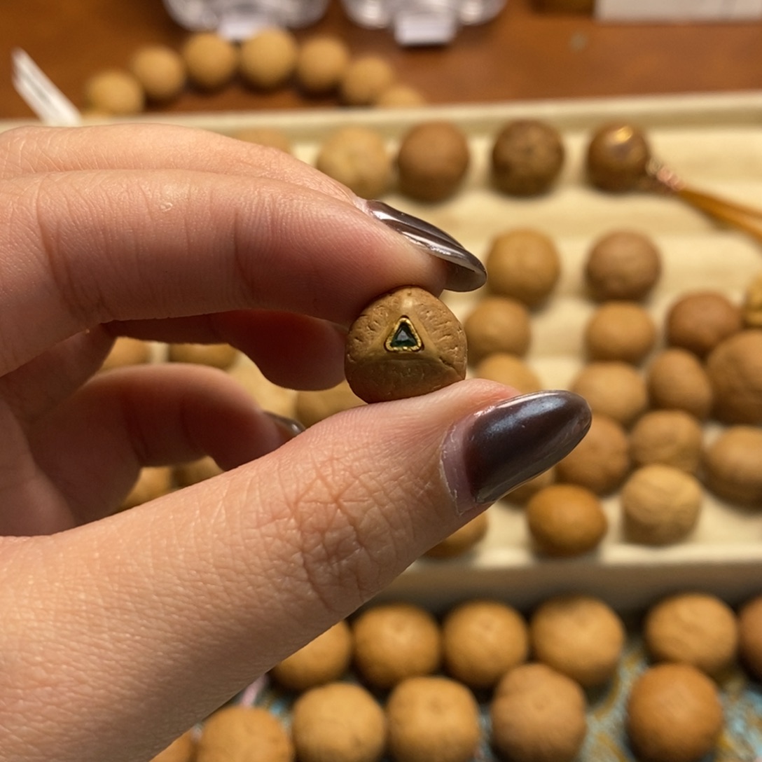 Z***C吊坠凤眼菩提镶嵌龙眼