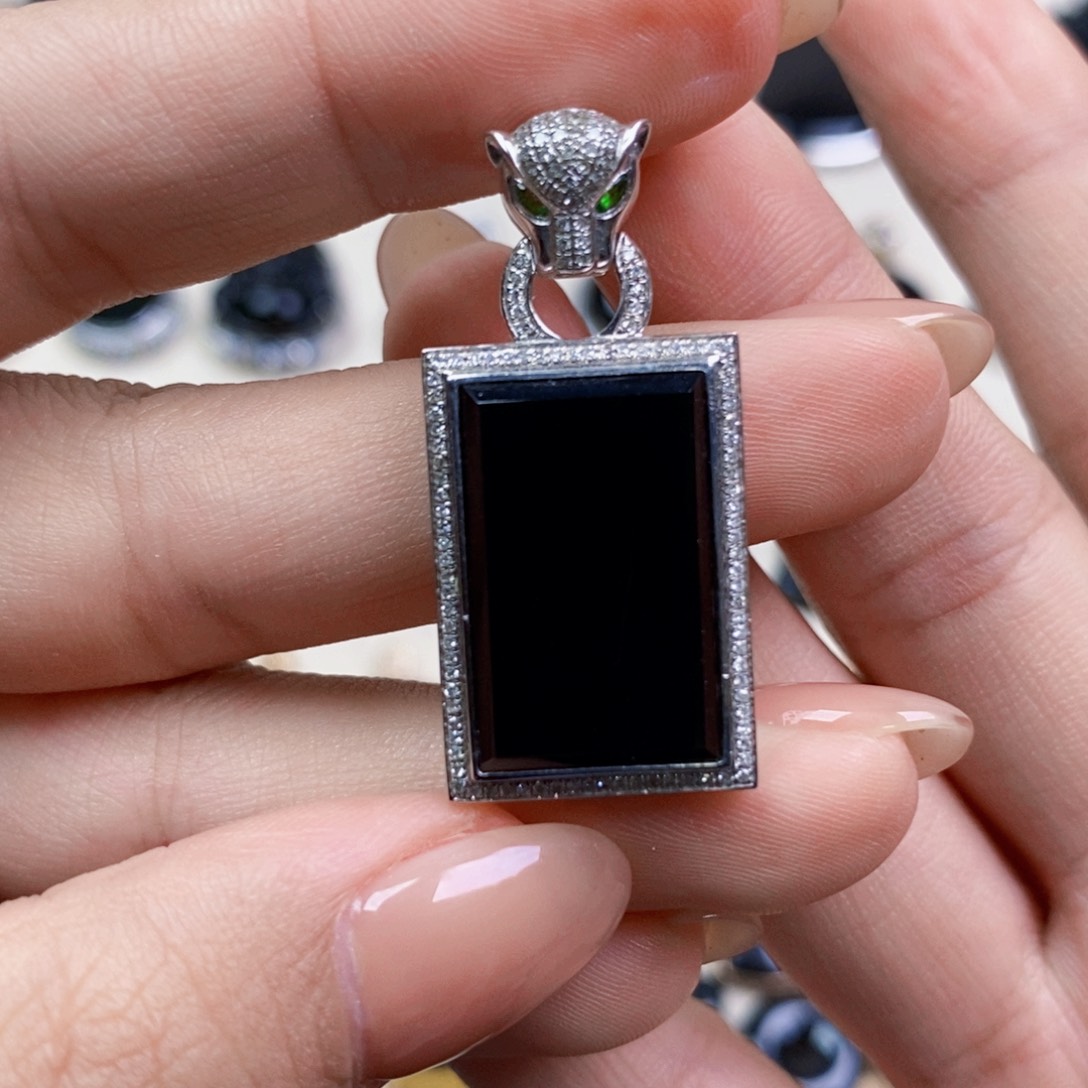 18K金镶嵌定制翡翠墨翠豹头无事牌