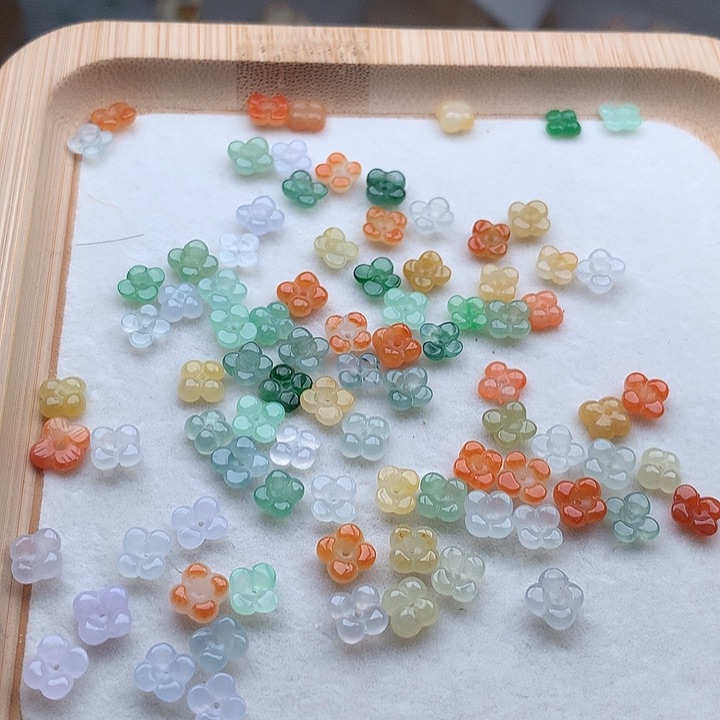 翡翠未镶嵌颈饰桂花1个