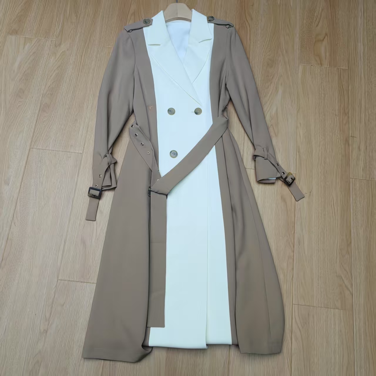 【南油玲姐】卡其拼白色风衣外套59101