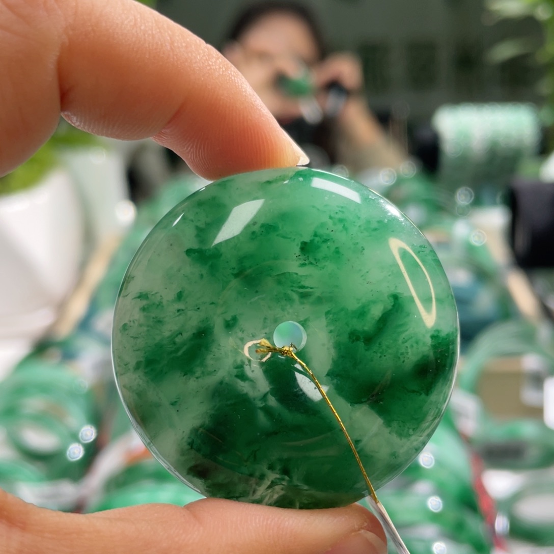 石英质玉颈饰未镶嵌