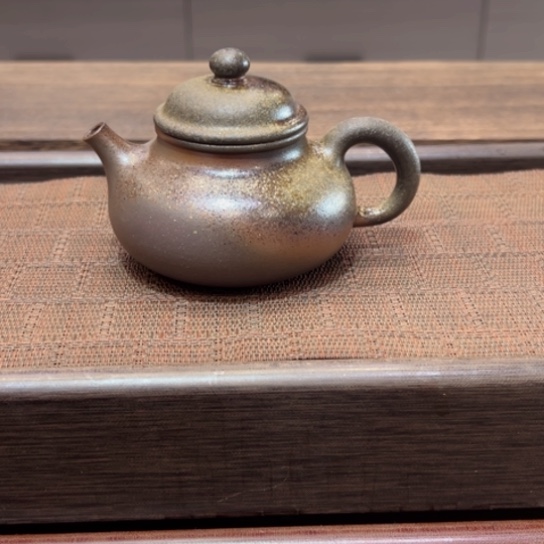 紫砂茶壶黄龙山原矿底槽清柴烧半手工。