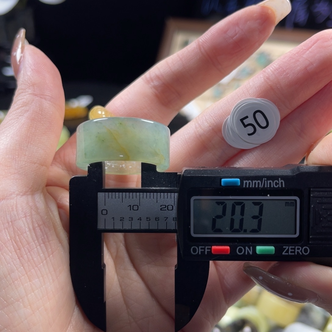 蛇纹石玉未镶嵌戒指