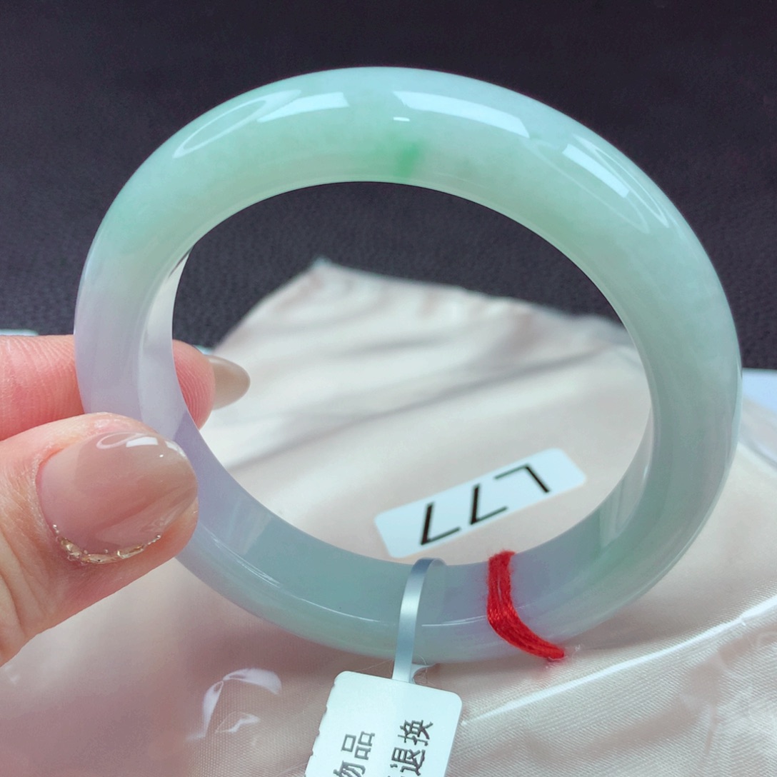 翡翠手镯未镶嵌手镯88