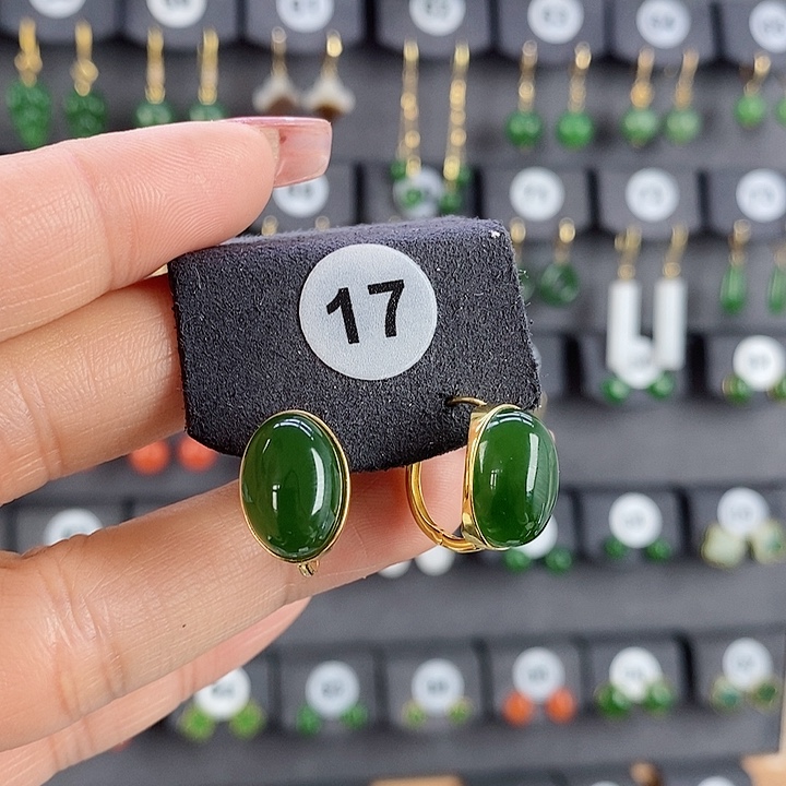 和田玉耳饰18K金镶嵌