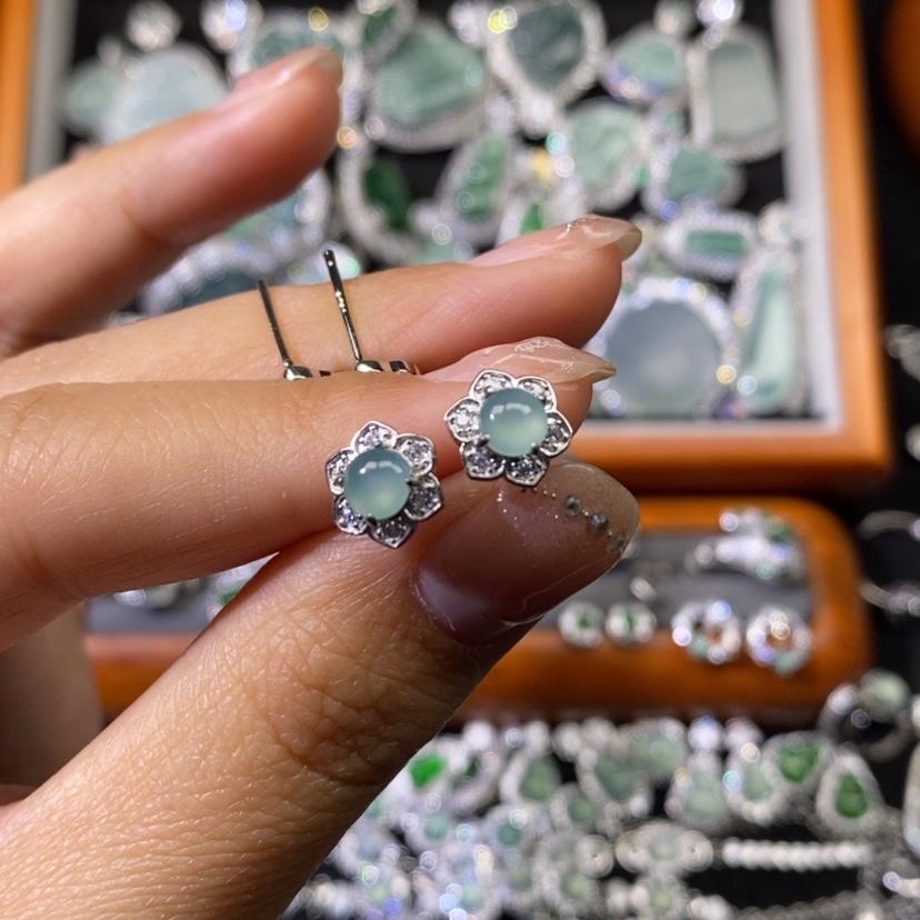 【闪购商品】翡翠颈饰未镶嵌天然