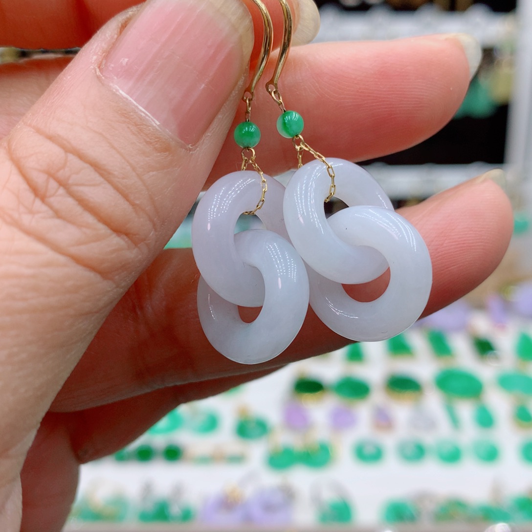 翡翠18K金镶嵌耳饰的