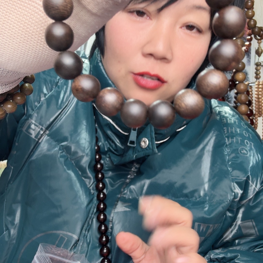 徐***大大果紫檀（缅甸花梨）1.0手串