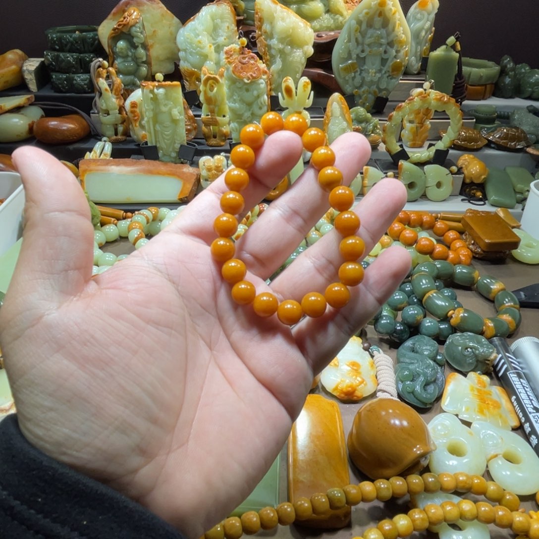 透闪石质玉未镶嵌珠宝奇石