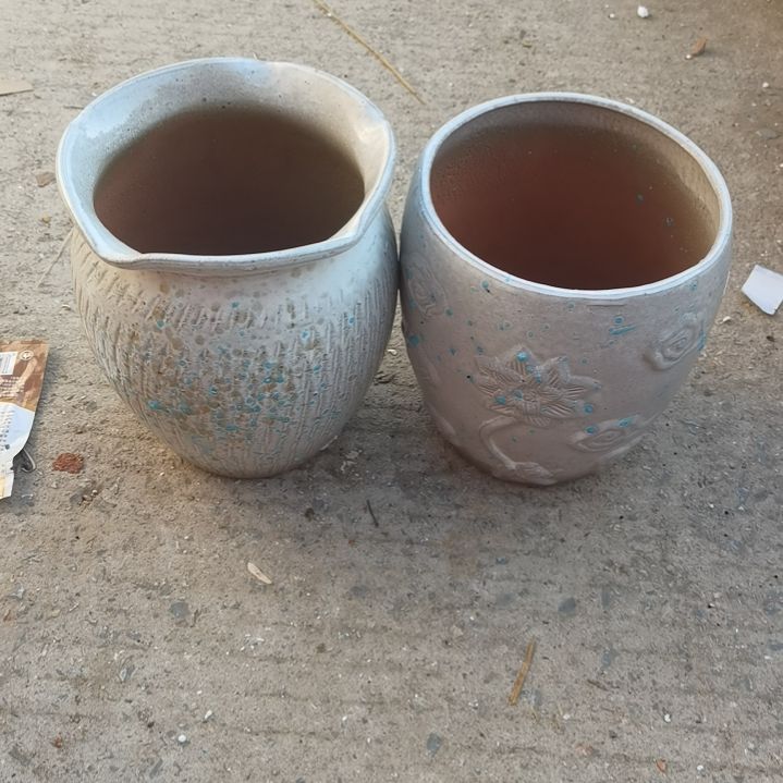 红陶瑕疵两个盆子