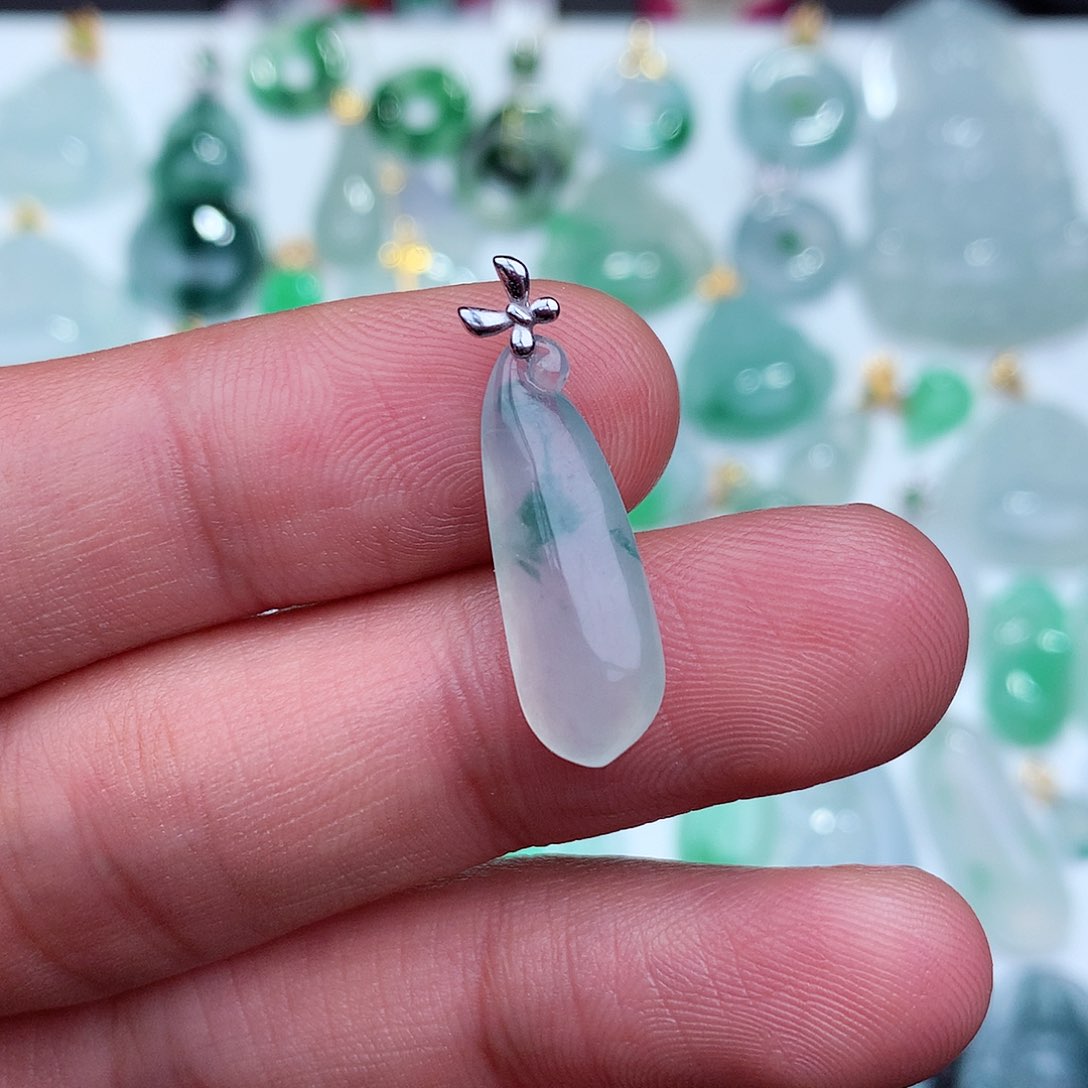 翡翠吊坠(不含链)18K金镶嵌